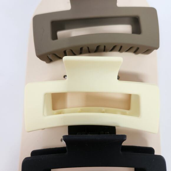 Ettika Hair Claw Clip Accessories Set of 3 New in Package - Picture 3 of 6